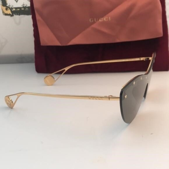 New Authentic Gucci Black and Gold Star-Studded Sunglasses GG0666s 001 - Picture 5 of 11